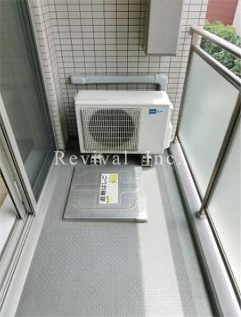 バルコニー　奥行あるバルコニーでございます