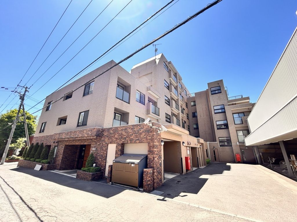 建物外観　北西側外観