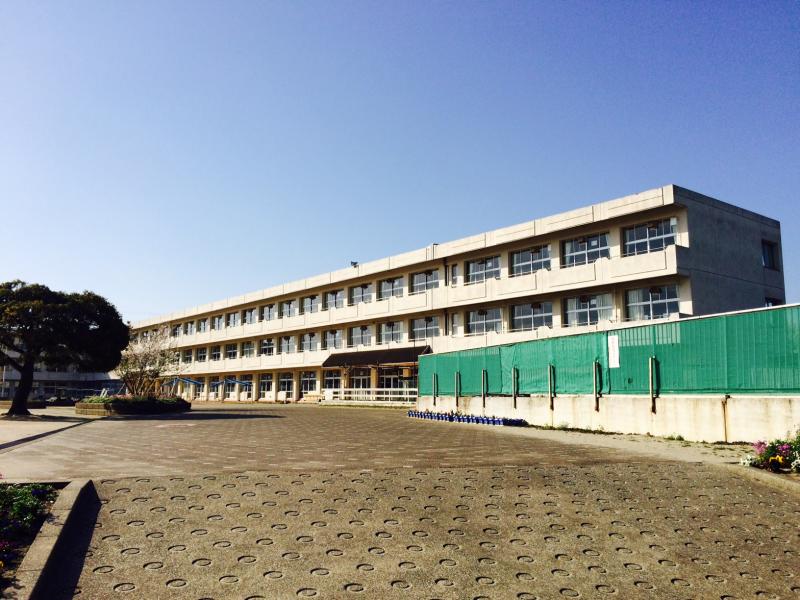 小学校　袖ケ浦市立蔵波小学校（小学校）まで185m