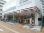 コンビニ　セブンイレブン 東大阪荒本北2丁目店（コンビニ）まで465m