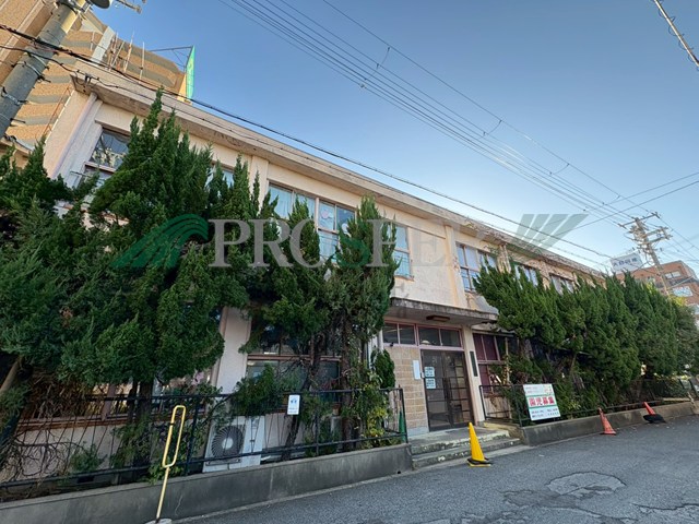 幼稚園・保育園　白菊幼稚園（幼稚園・保育園）まで2012m