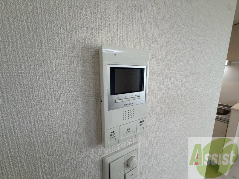 セキュリティ　ＴＶモニター付インターホンです。来客者の顔が見えるので安心！