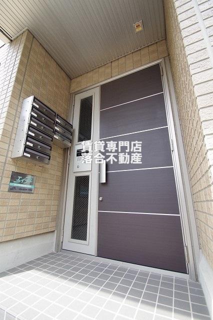 エントランス　オートロック付きで安心♪