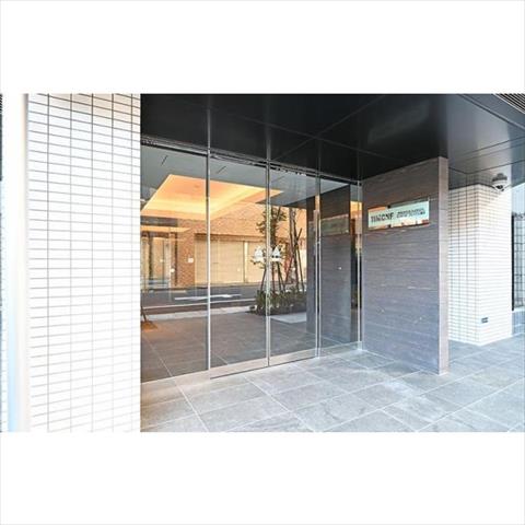 ティモーネ プレミアム蒲田の居間写真