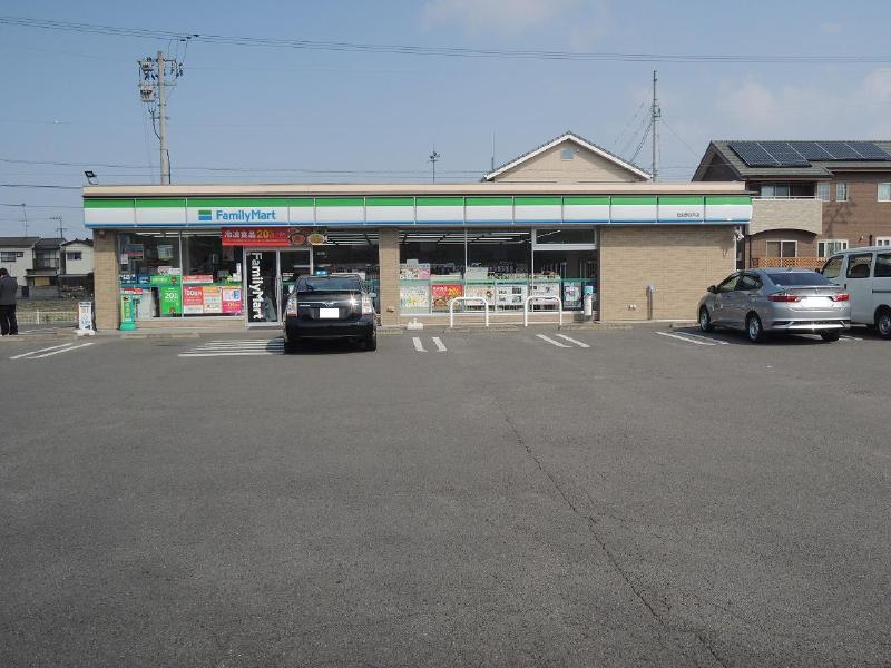 コンビニ　ファミリーマート松山西石井店（コンビニ）（コンビニ）まで171m