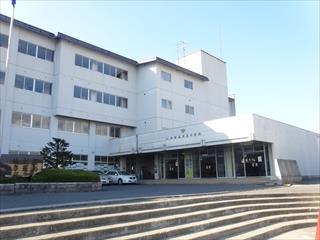 中学校　八戸市立第三中学校（中学校）まで449m