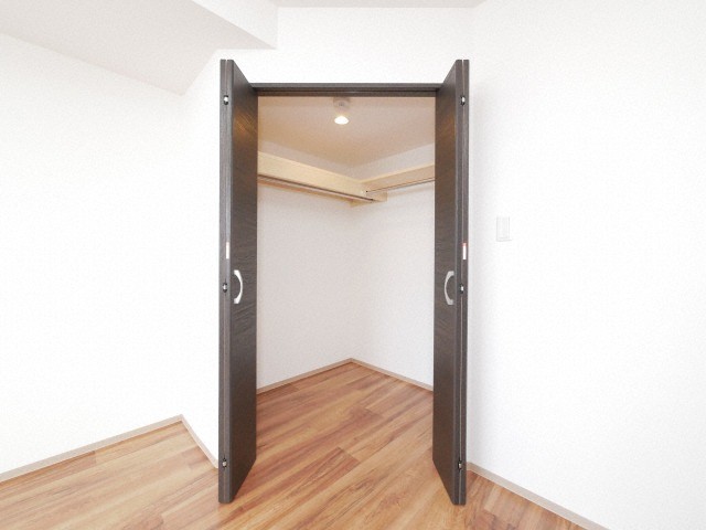 収納　収納力のあるウォークインクローゼットです！