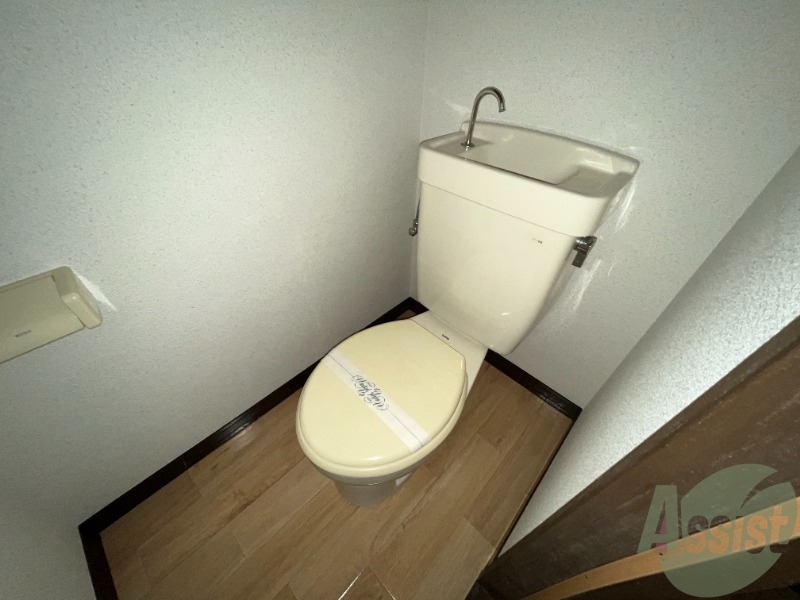 トイレ　トイレは清潔感があり安心して使用できそうです。