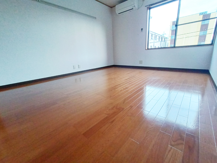 居室・リビング　7.5帖の南向きで明るいお部屋☆