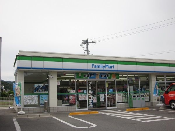 コンビニ　ファミリーマート嘉川店（コンビニ）まで1200m