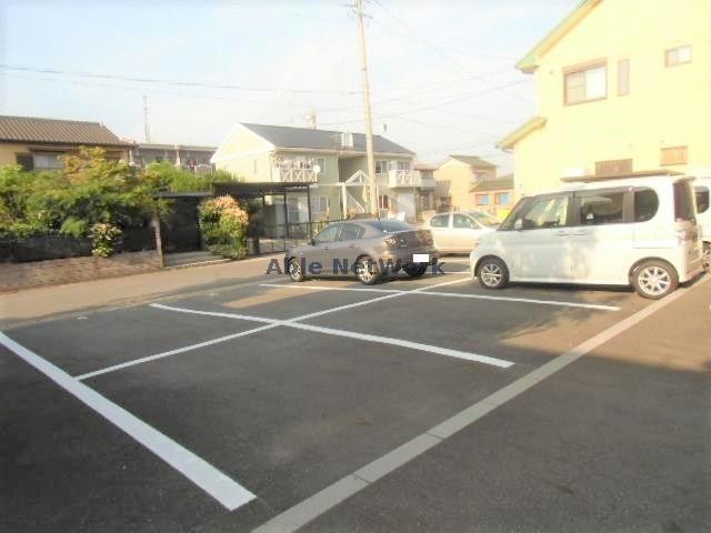 駐車場　駐車場