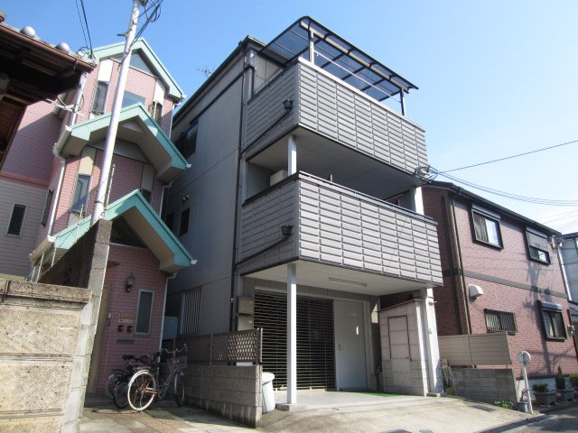 岸和田市別所町のマンションの建物外観