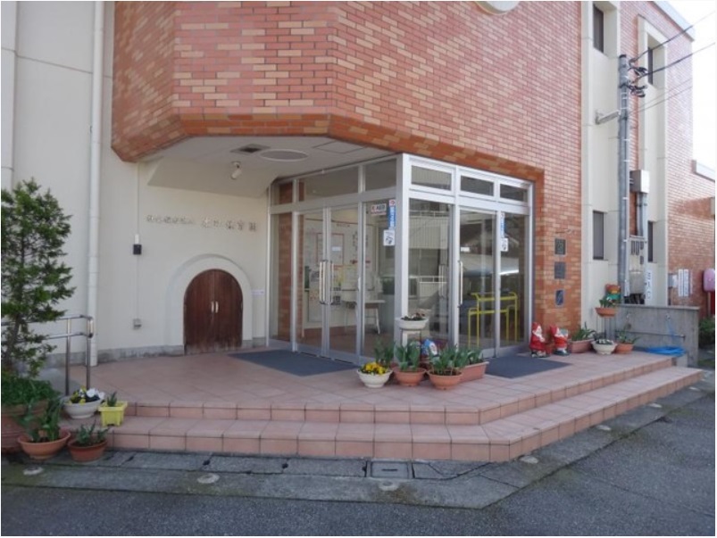 幼稚園・保育園　幼保連携型認定こども園ほんごうこども園（幼稚園・保育園）まで1216m
