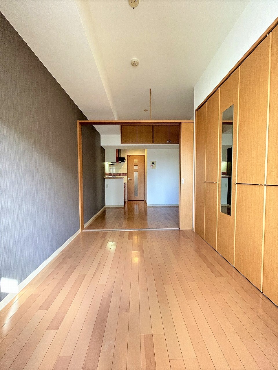 居室・リビング　※別部屋参考写真です