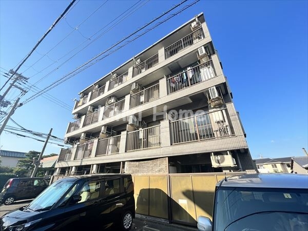 和歌山市黒田のマンションの建物外観