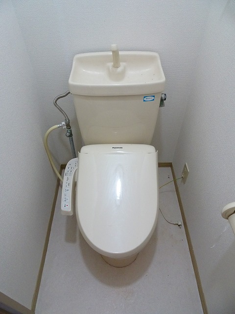 トイレ　温水洗浄暖房便座