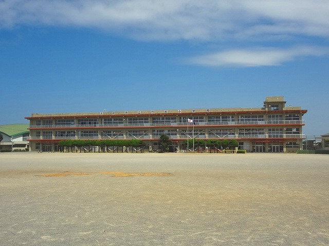 小学校　大村市立竹松小学校（小学校）まで576m