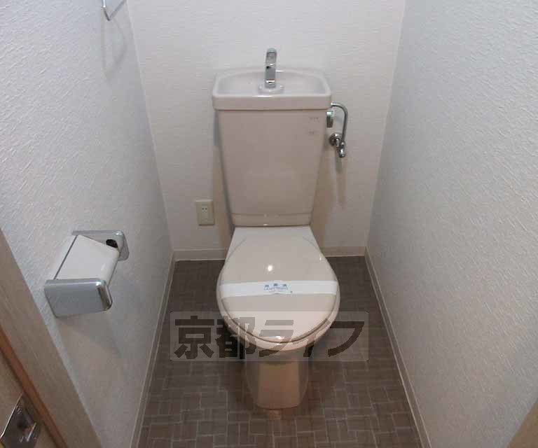 トイレ　清潔感のあるトイレです