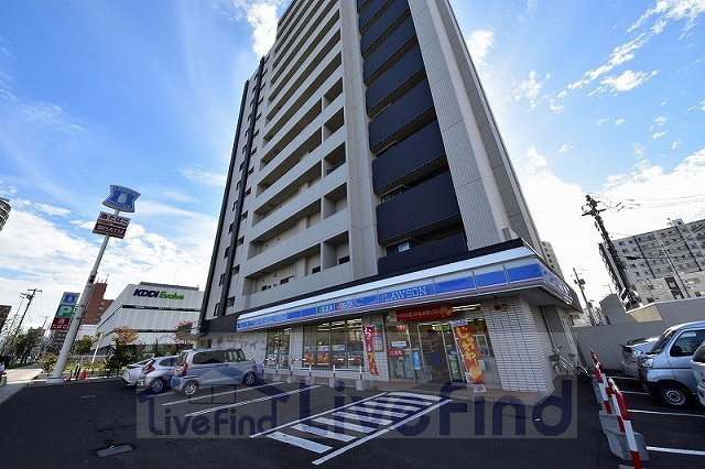 【札幌市白石区菊水三条のマンションのコンビニ】