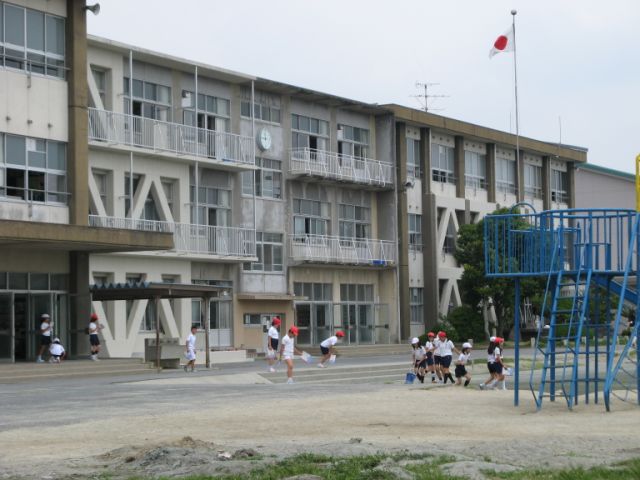 ハイカムール森　Ｂ棟の小学校