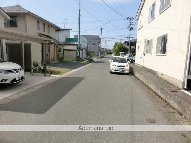 コンビニ　セブンイレブン（コンビニ）まで741m