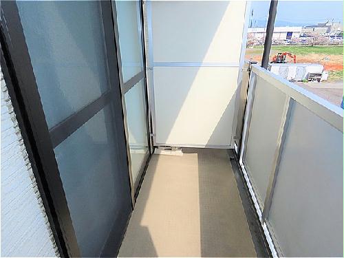 バルコニー　洗濯物を外干しできます