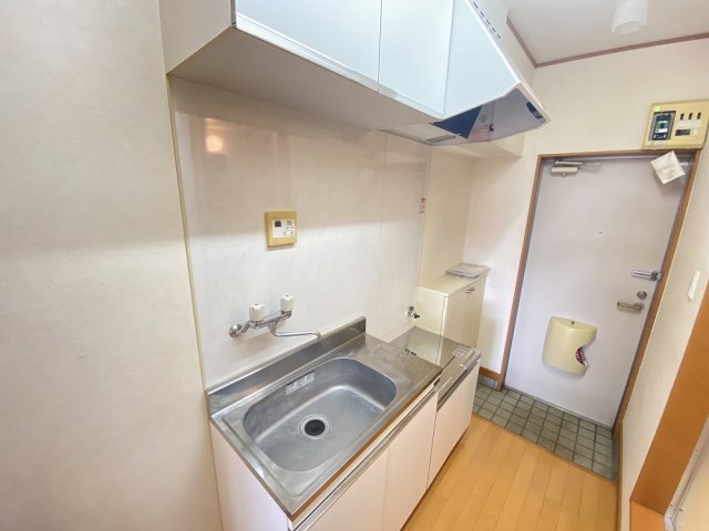 キッチン　※別部屋参考写真