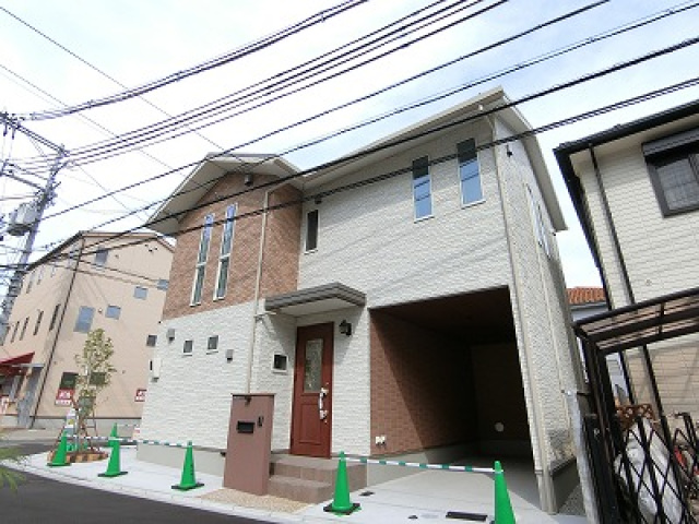 千里山東貸家の建物外観