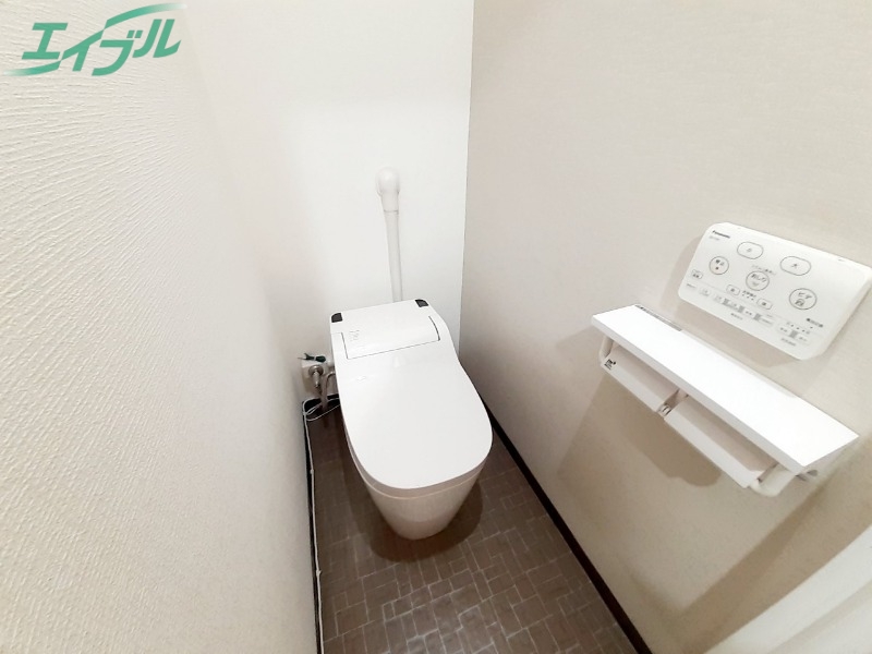 トイレ　同型参考写真