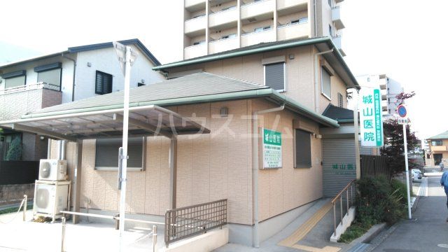 【豊中市服部西町のマンションの病院】