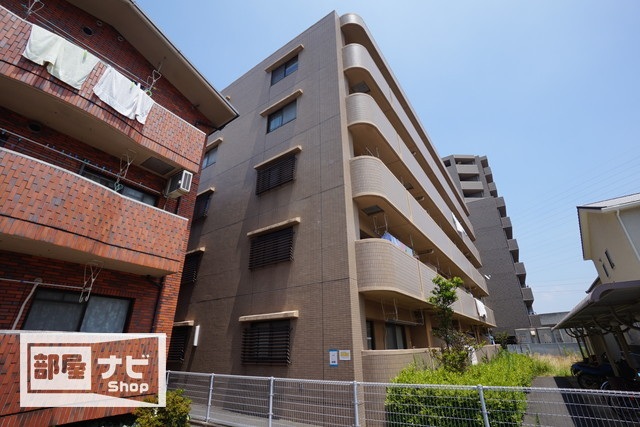 【ジュアン三条の建物外観】
