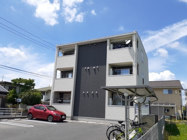 岡山市北区田中のアパートの建物外観