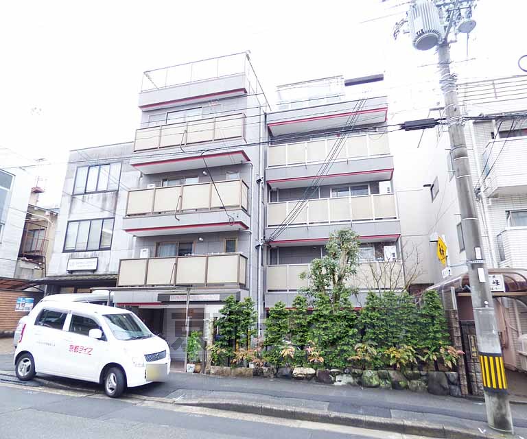 京都市左京区北白川上別当町のマンションの建物外観