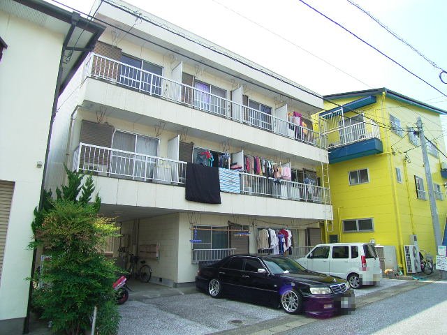 建物外観　現況が相違する場合は現況を優先致します。