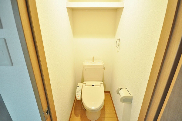 トイレ　温水洗浄便座