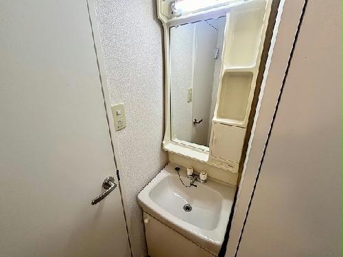 洗面設備　設備・仕様は号室により異なる為、現状を優先いたします。