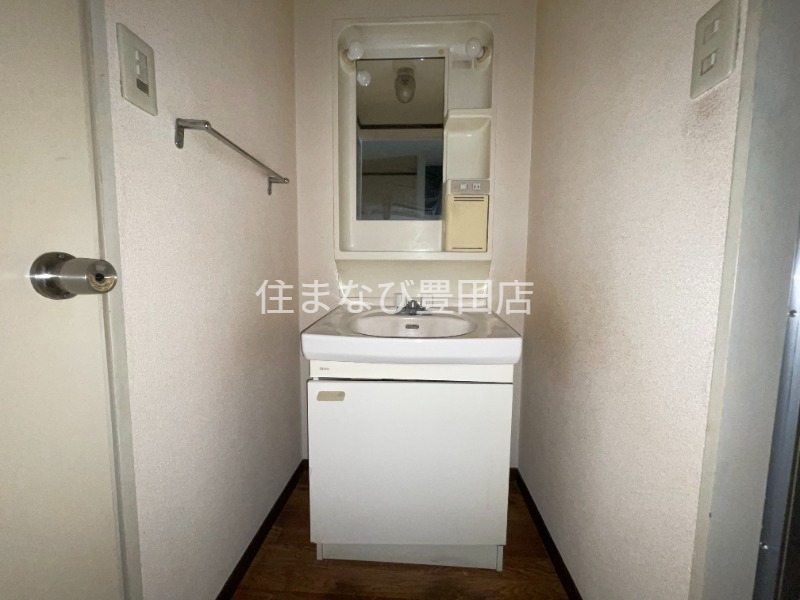 洗面設備　同型別部屋写真