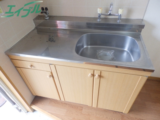 キッチン　※同棟同型１０１の写真です