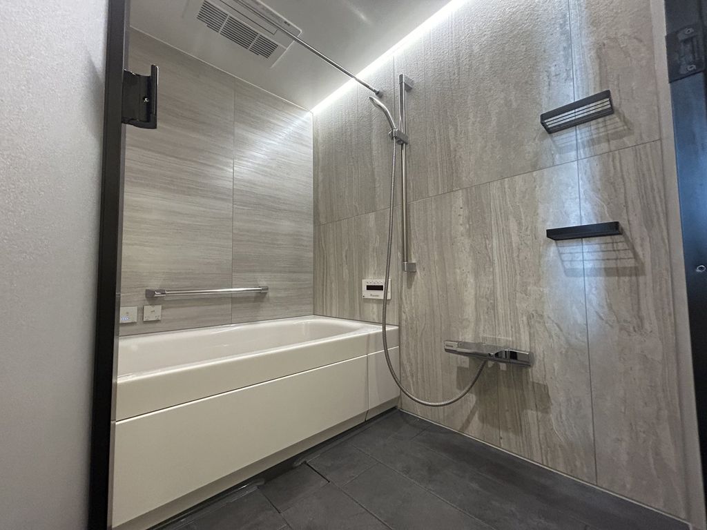 バス・シャワールーム　バス