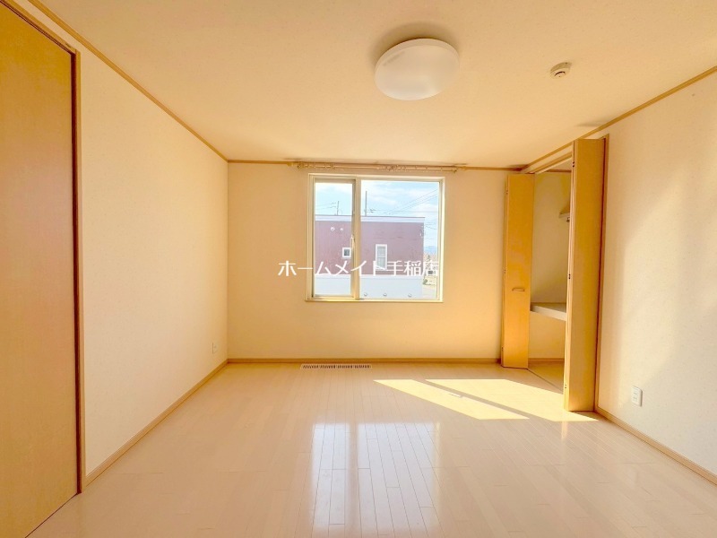 その他部屋・スペース　明るい洋室、寝室にどうぞ♪