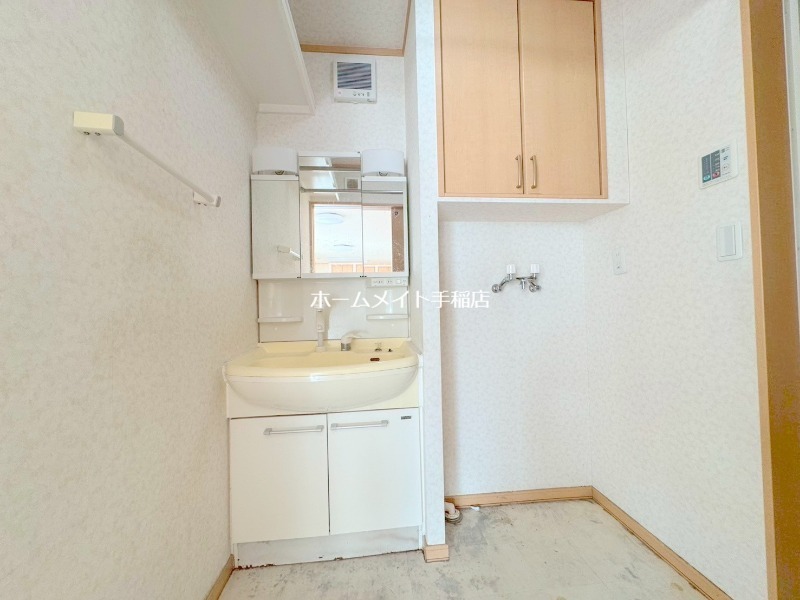 洗面設備　シャンプードレッサーで便利です♪