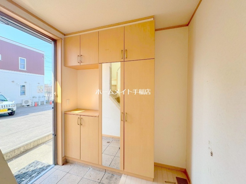 玄関　玄関スペース、シューズボックス付きです♪