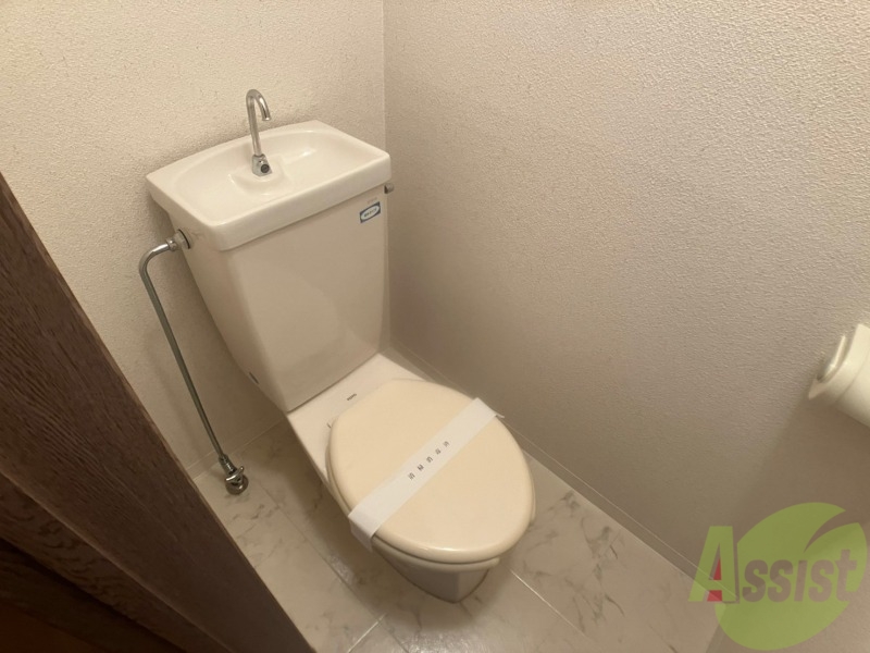 トイレ　こちらはトイレです。清潔感があり、安心して使用できます。