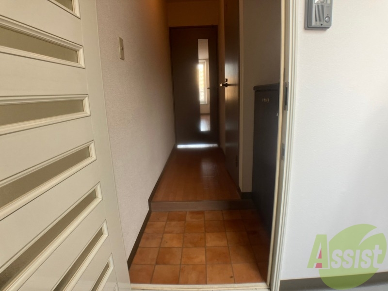 玄関　玄関の様子です。明るい印象ですね。気分もあがりそう。