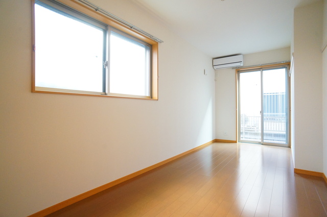 その他部屋・スペース　明るい２面採光の洋室！風通しももちろん良好！
