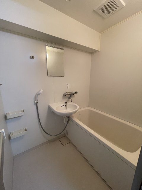 バス・シャワールーム　同物件別室です。