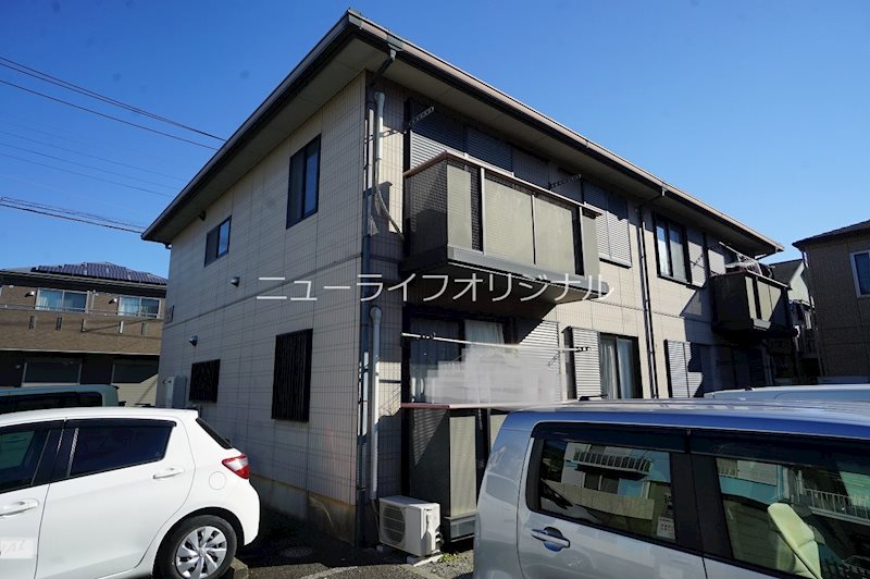 建物外観　閑静な住宅街に佇む、積水ハウスのシャーメゾン。