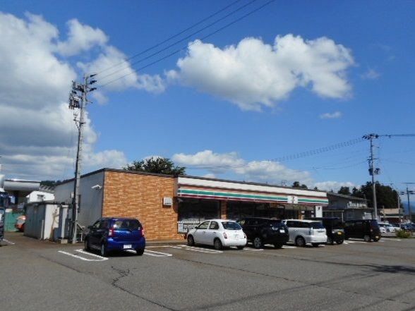 コンビニ　セブンイレブン（コンビニ）まで100m