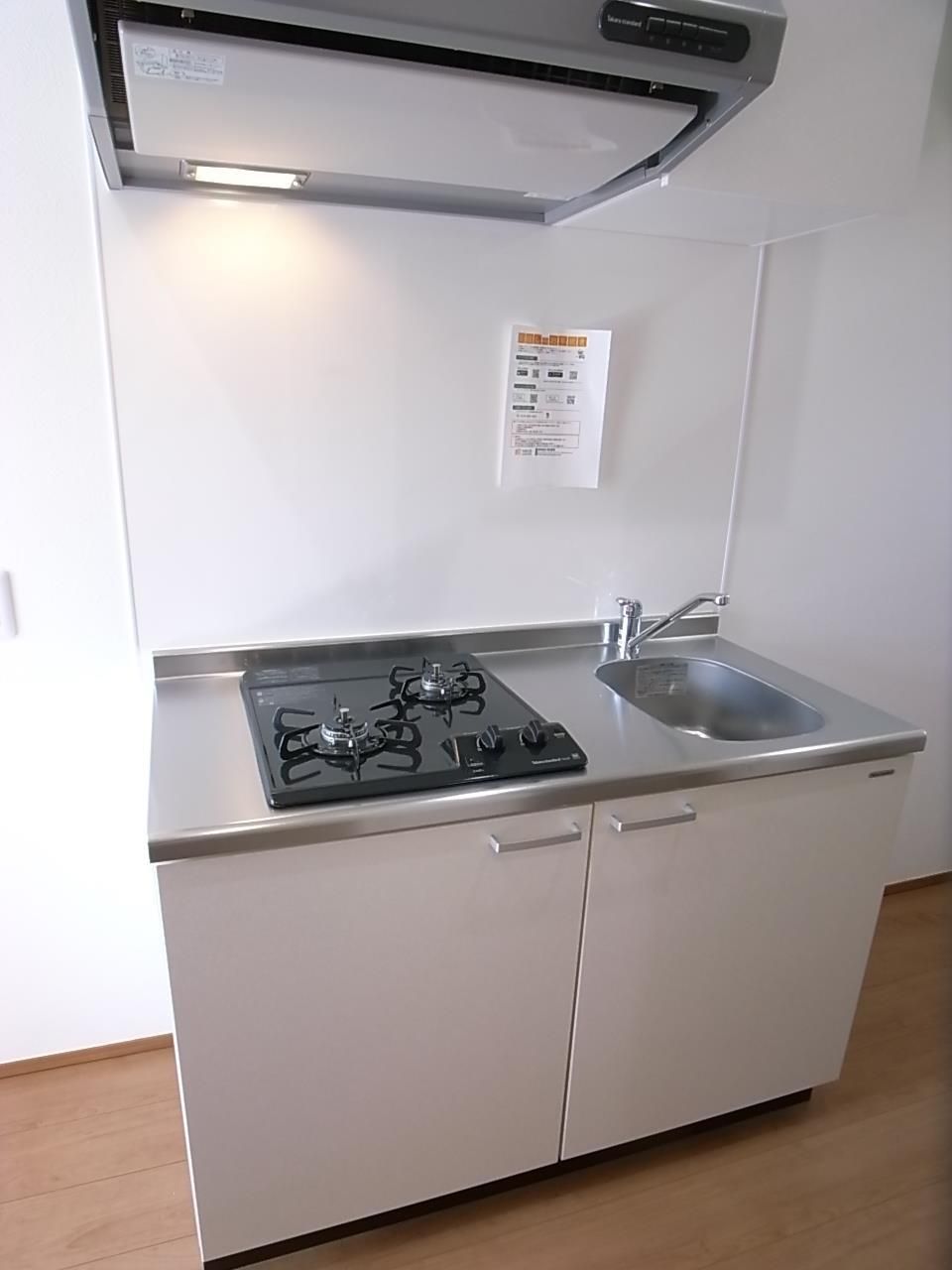 キッチン　コンパクトなキッチンで掃除もラクラク