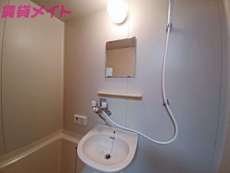 洗面設備　同じ物件、別部屋の写真です